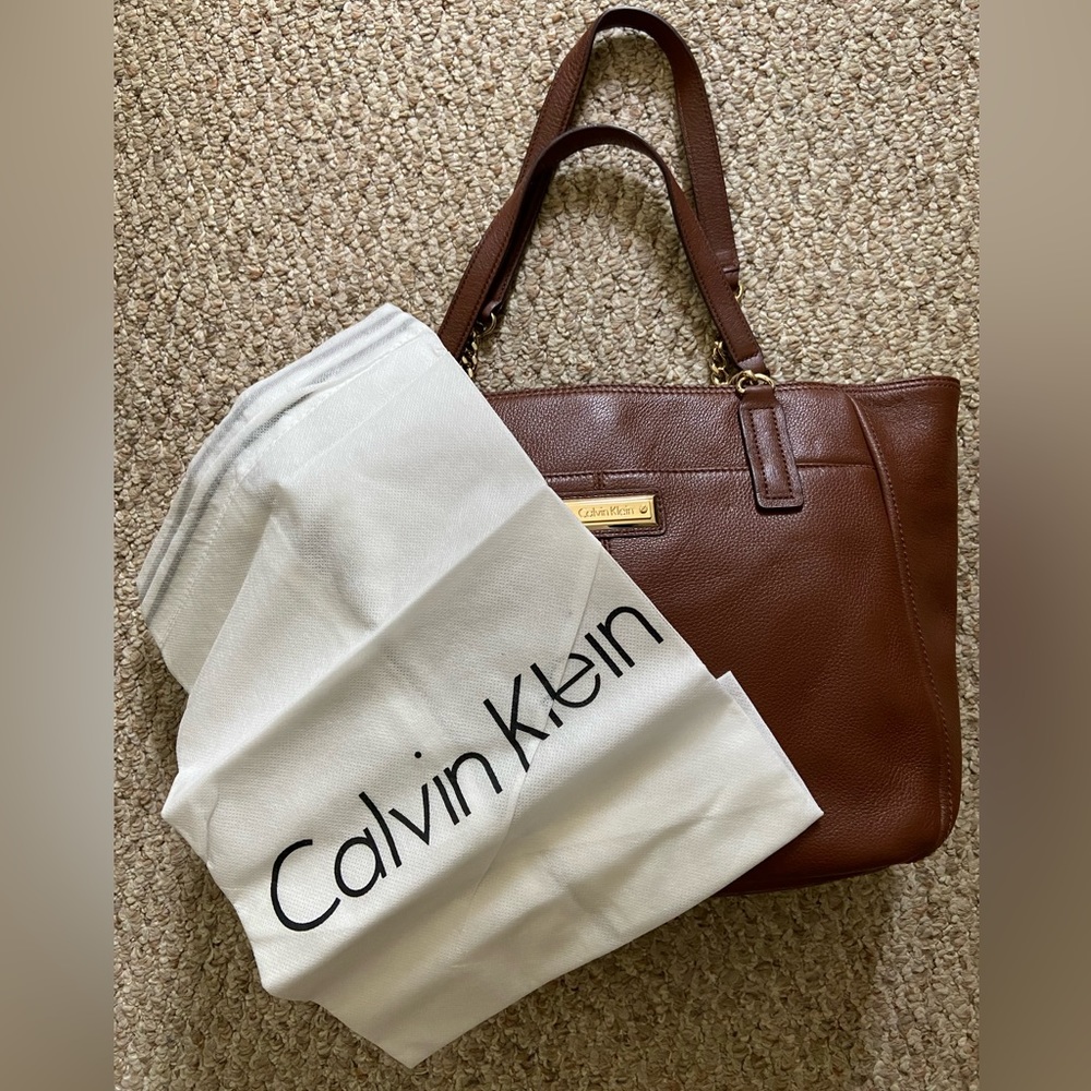 CALVIN KLEIN Shoulder Bag w/Dust Bag - Picture 3 of 10